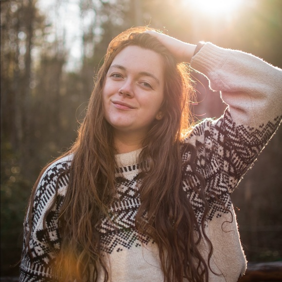 Meet your Posher, Jasmine - Picture 3 of 5